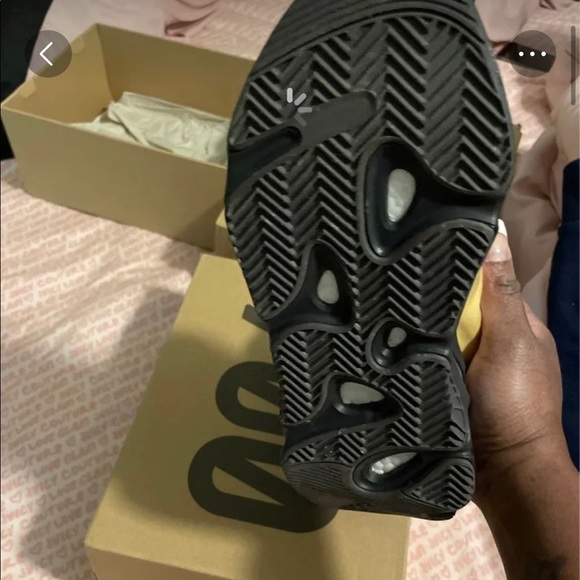 Yeezy - Picture 4 of 4